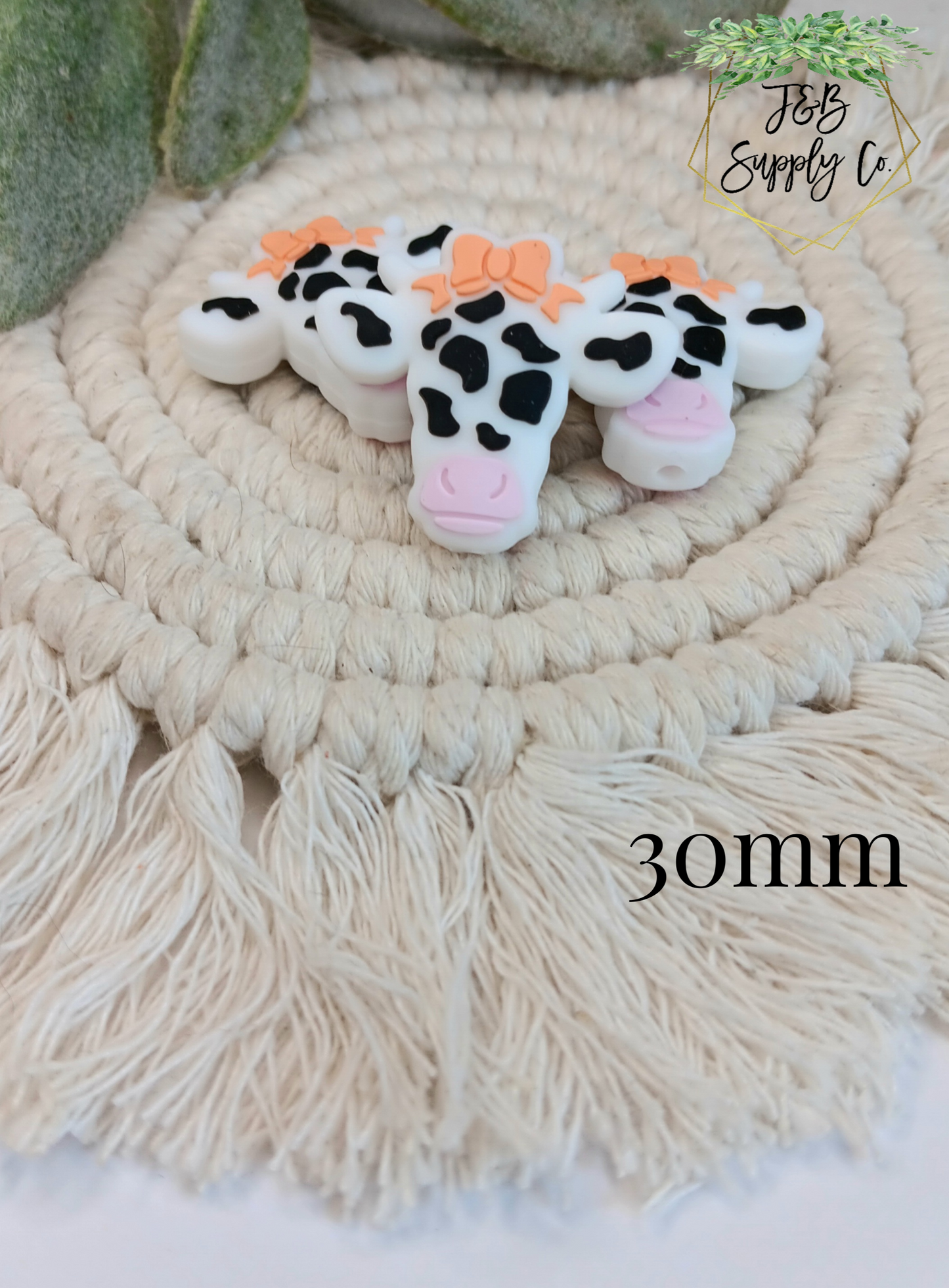 Cow head w/ bow focal bead
