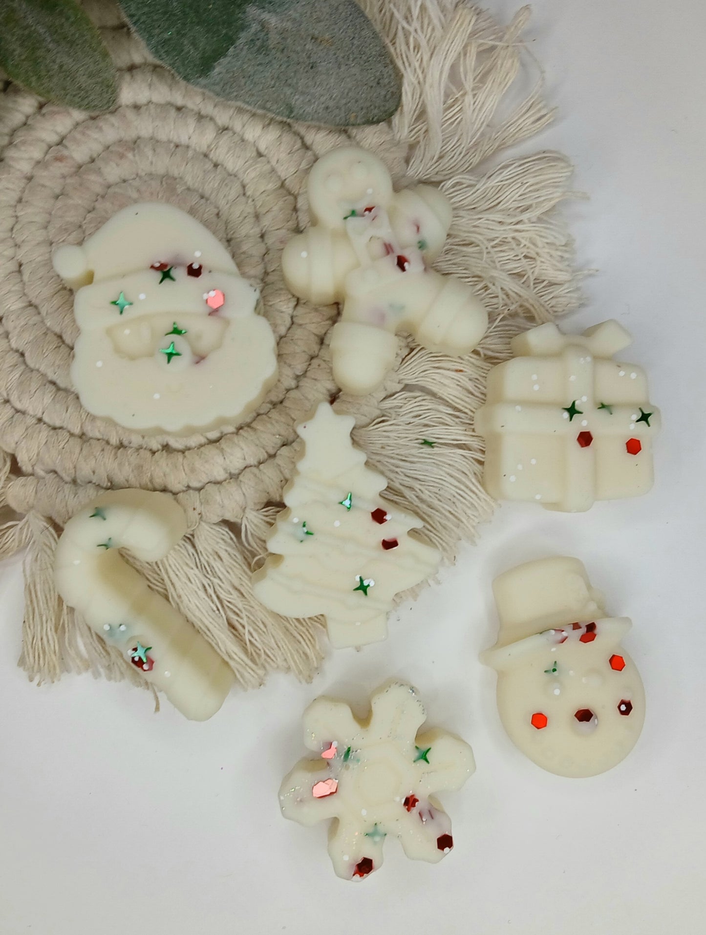 Christmas Theme Shaped Wax Melts - Scents sent at random.