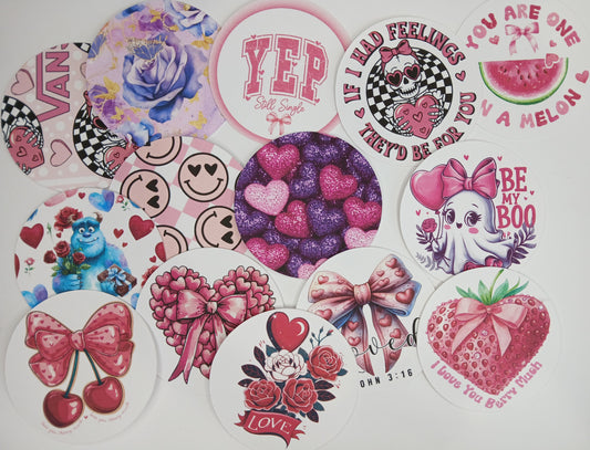 14pc Valentines Day theme circle cardstock cut-outs
